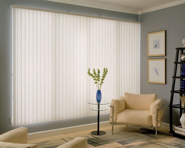 interior-designed-office-with-window-blinds